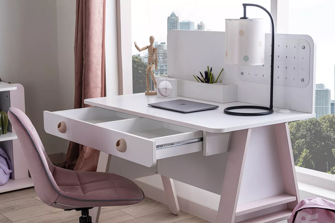 Montessori Pink Çalışma Masası - Görsel 3